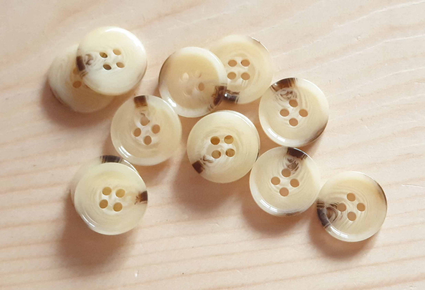 CHEESECAKE / 15-23mm / Resin Buttons / Sewing Buttons