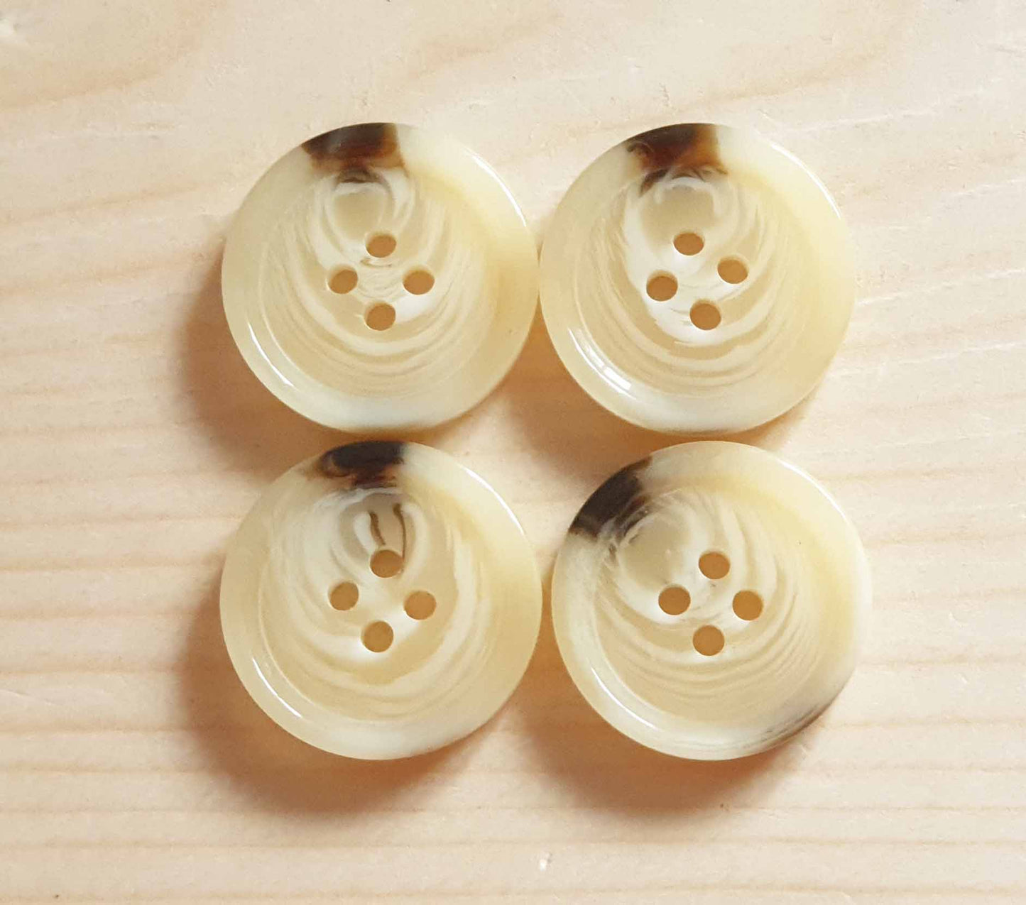 CHEESECAKE / 15-23mm / Resin Buttons / Sewing Buttons