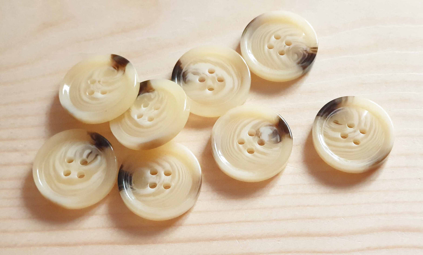 CHEESECAKE / 15-23mm / Resin Buttons / Sewing Buttons