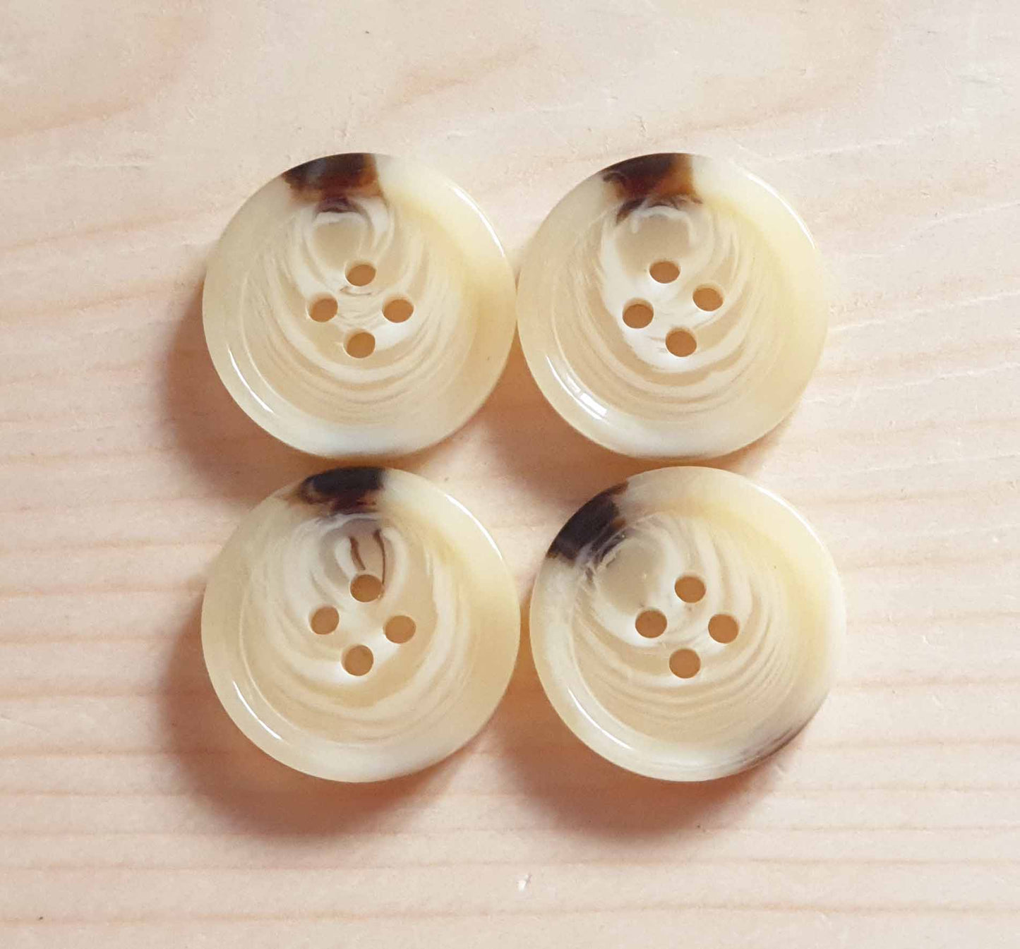 CHEESECAKE / 15-23mm / Resin Buttons / Sewing Buttons