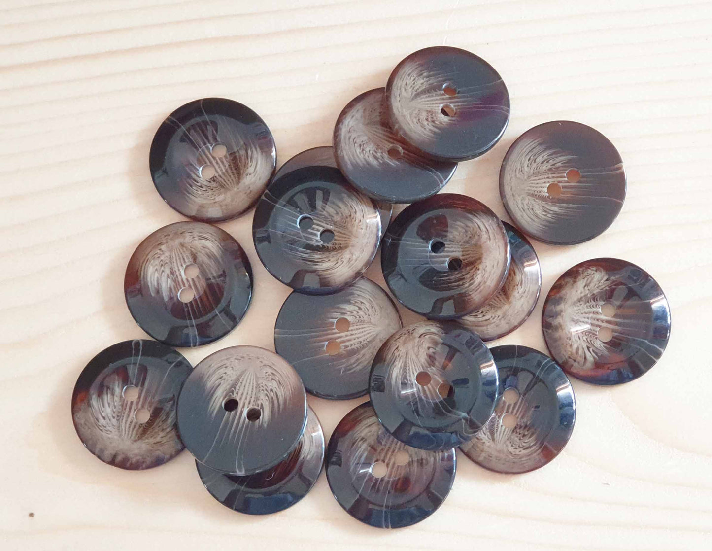 CHOCOLATE SUNDAE  / 18-28 mm / Resin Buttons / Sewing Buttons