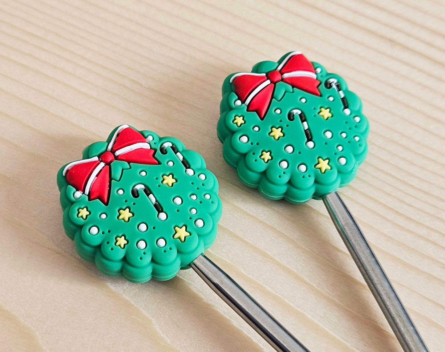 CHRISTMAS WREATH STITCH STOPPERS / Knitting Needle Stoppers / Point Protection / Notions