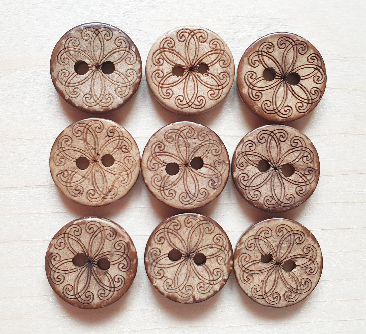 COCO CLEMATIS / 12.5-20mm / Coconut Buttons / Sewing Buttons