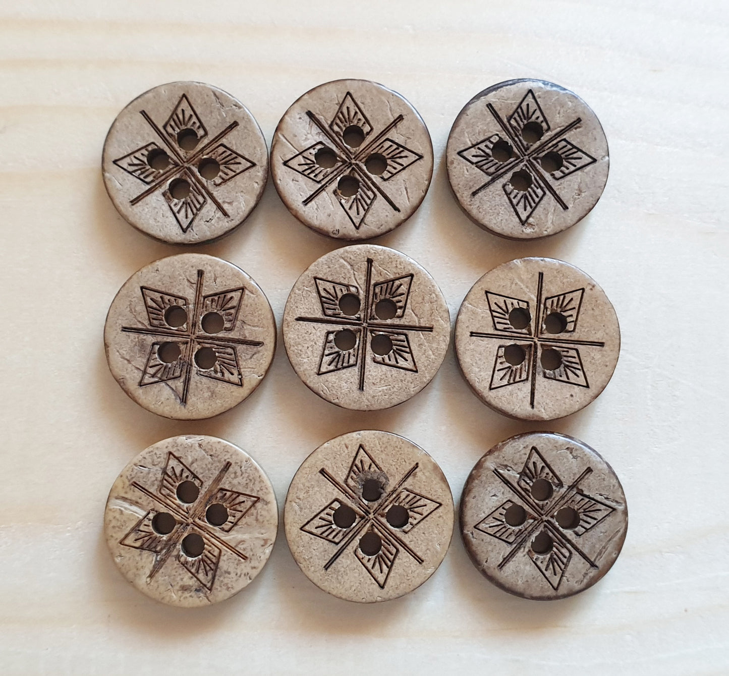 COCO 4-LEAF / 15mm / Coconut Buttons / Sewing Buttons