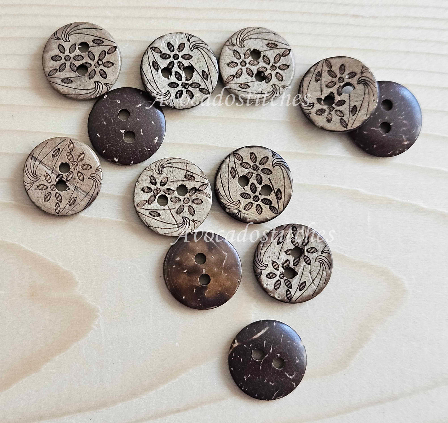 COCO DAFFODIL / 12.5-18mm / Coconut Buttons / Sewing Buttons