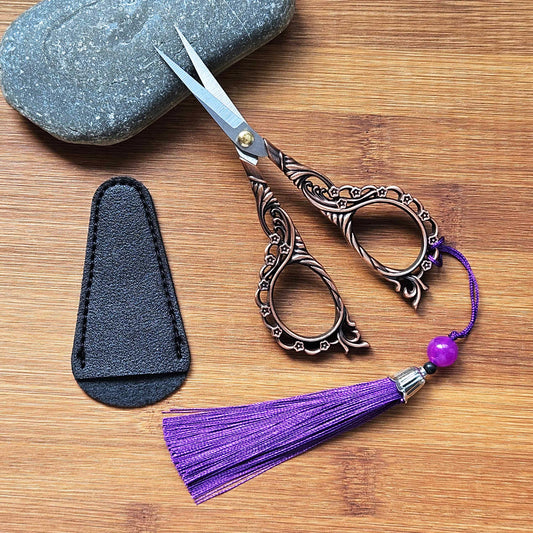 VINTAGE SCISSORS / Yarn Scissors / Knitting Crochet Sewing