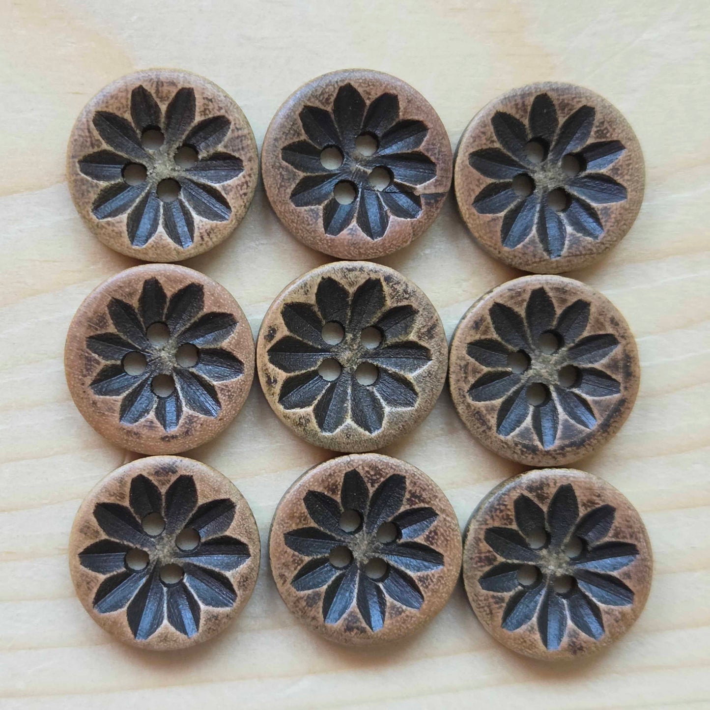 CHESTNUT FLEUR / Resin Buttons / 18mm (Set of 6)