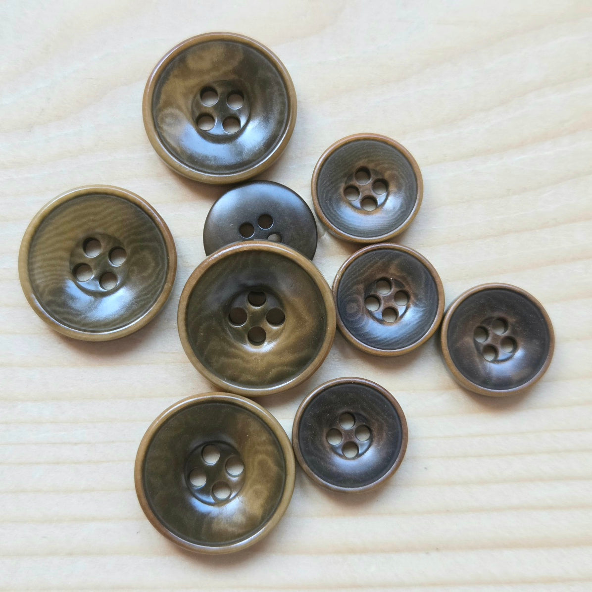 COROZO Chestnut Haze / Brown 4-Hole Corozo Buttons / 15-20mm