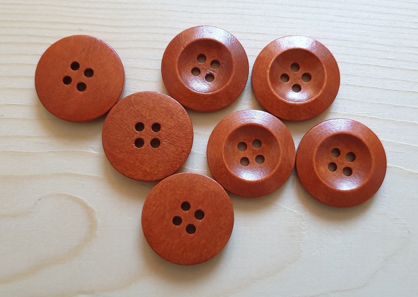 Clearance // WEDGE EDGE / Cinnamon Brown 4-Hole Wooden Buttons / 15-23mm