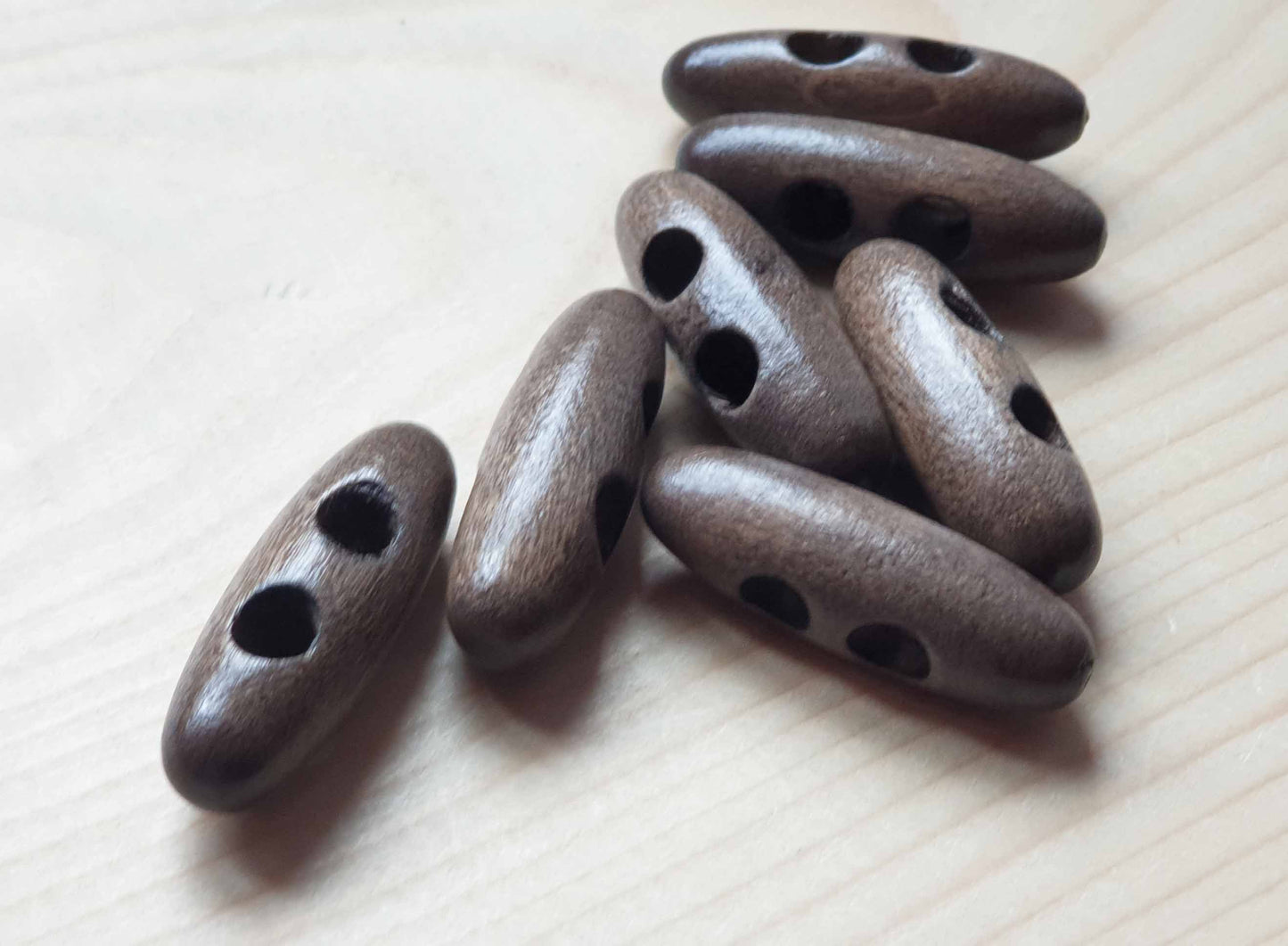 WOODEN TOGGLE COFFEE BROWN / 35-50mm / Wooden Toggle Buttons / Sewing Buttons