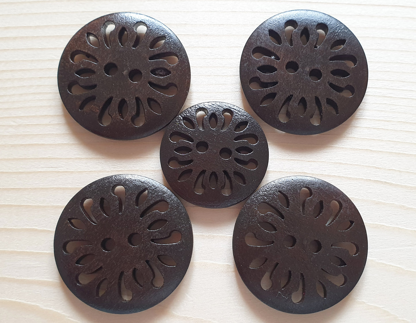 COMMON DAISY DARK BROWN / 25-30mm / Wooden Filigree Buttons / Sewing Buttons