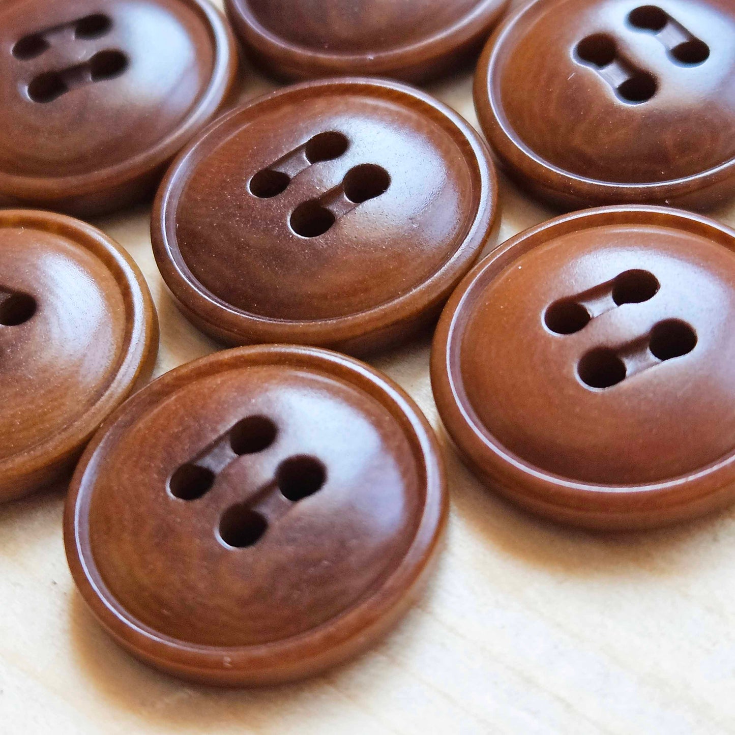 COROZO Bread Walnut Brown / Brown 4-Hole Corozo Buttons / 17-23mm (Set of 6)