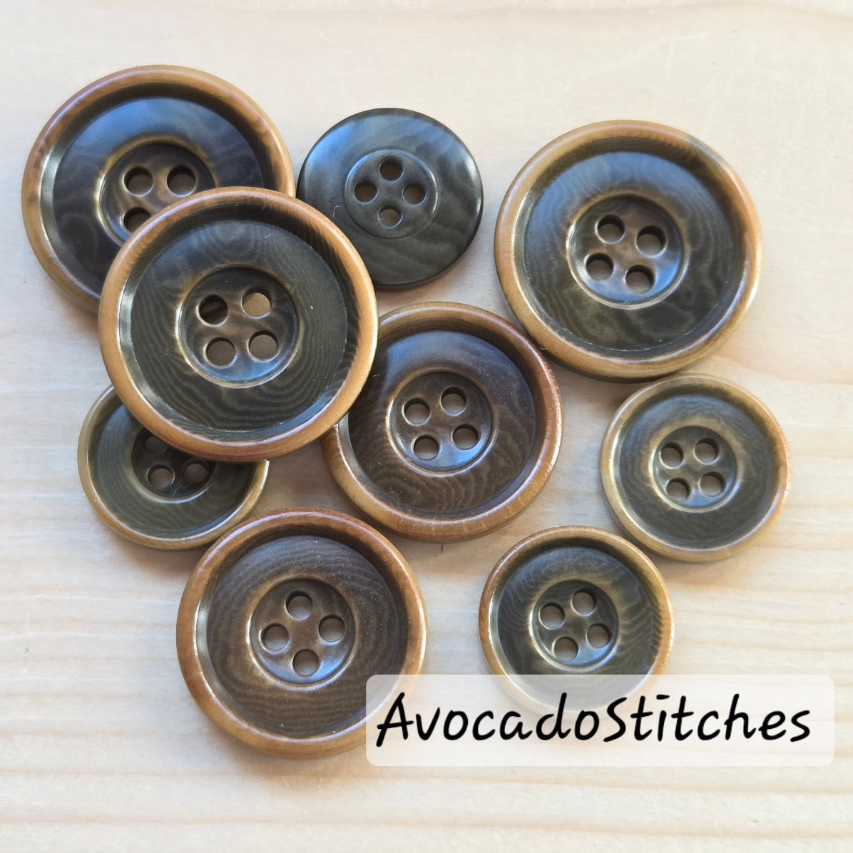 COROZO Chestnut Fade / Brown 4-Hole Corozo Buttons / 15-25mm