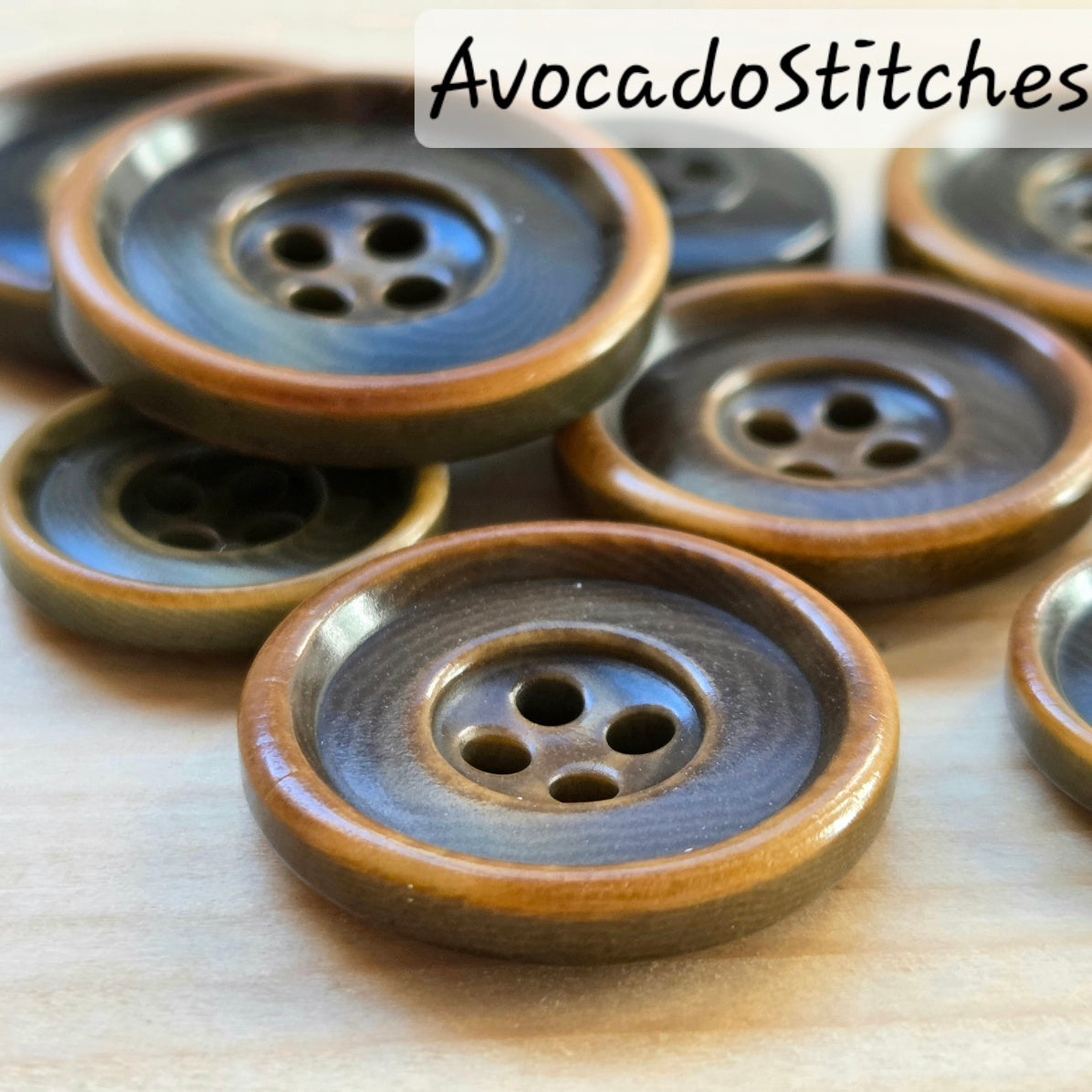 COROZO Chestnut Fade / Brown 4-Hole Corozo Buttons / 15-25mm