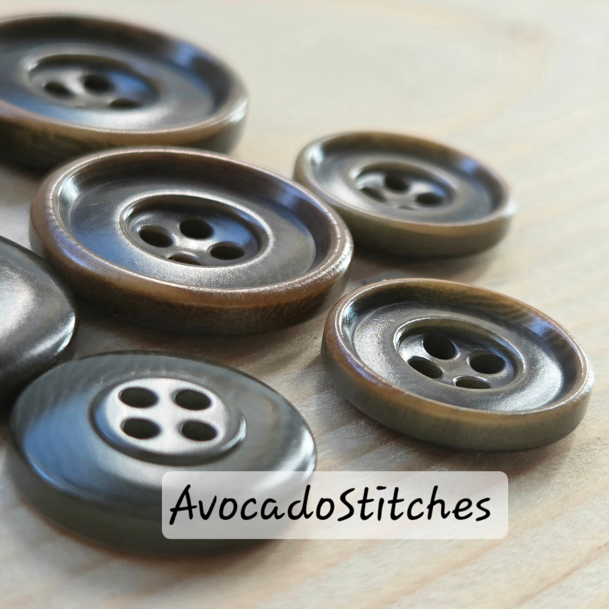 COROZO Chestnut Fade / Brown 4-Hole Corozo Buttons / 15-25mm