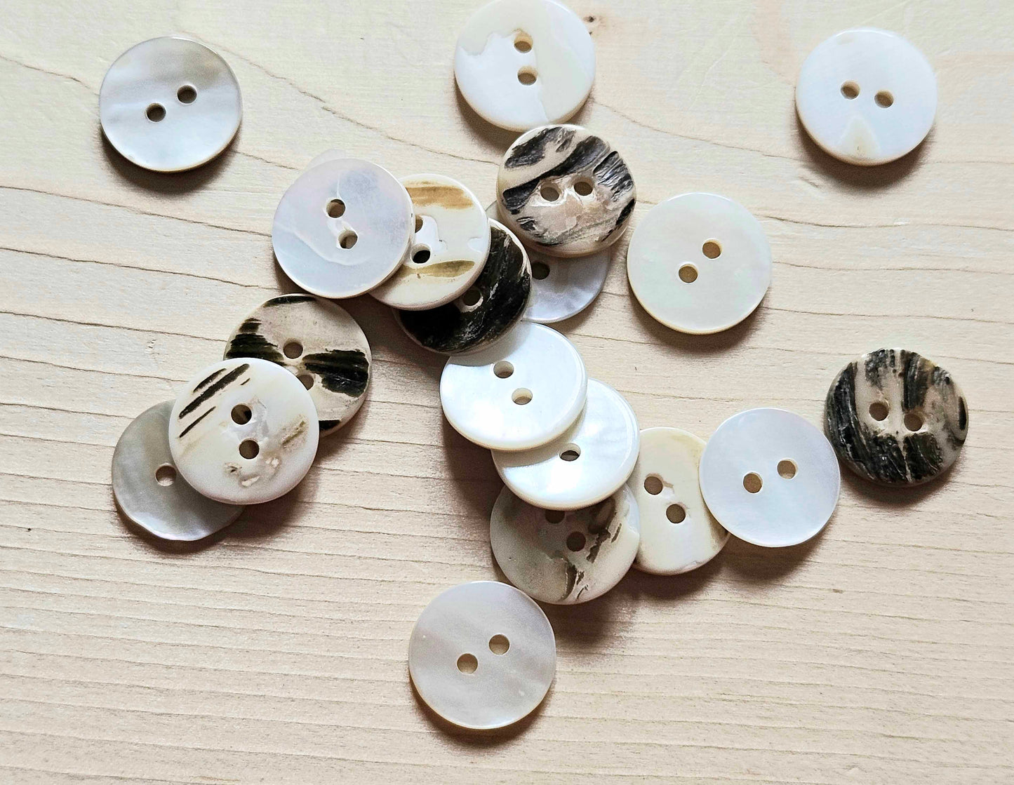 2-HOLE WHITE SEASHELL / 13.5mm - 6 buttons / MOP Shell Buttons / Sewing Buttons