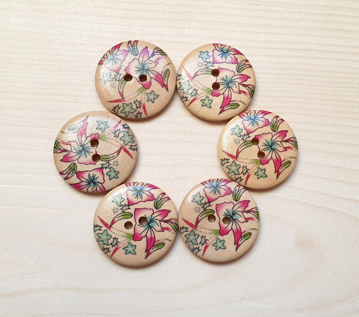 DACING FLOWERS / 30mm - 6 buttons / Wooden Buttons / Sewing Buttons