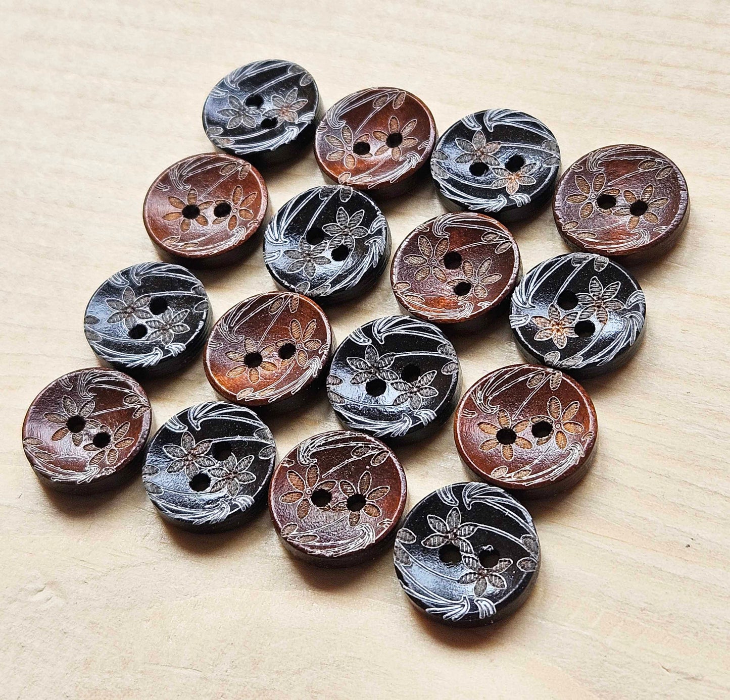 DAFFODIL / 15mm - 6 buttons / Wooden Buttons / Sewing Buttons