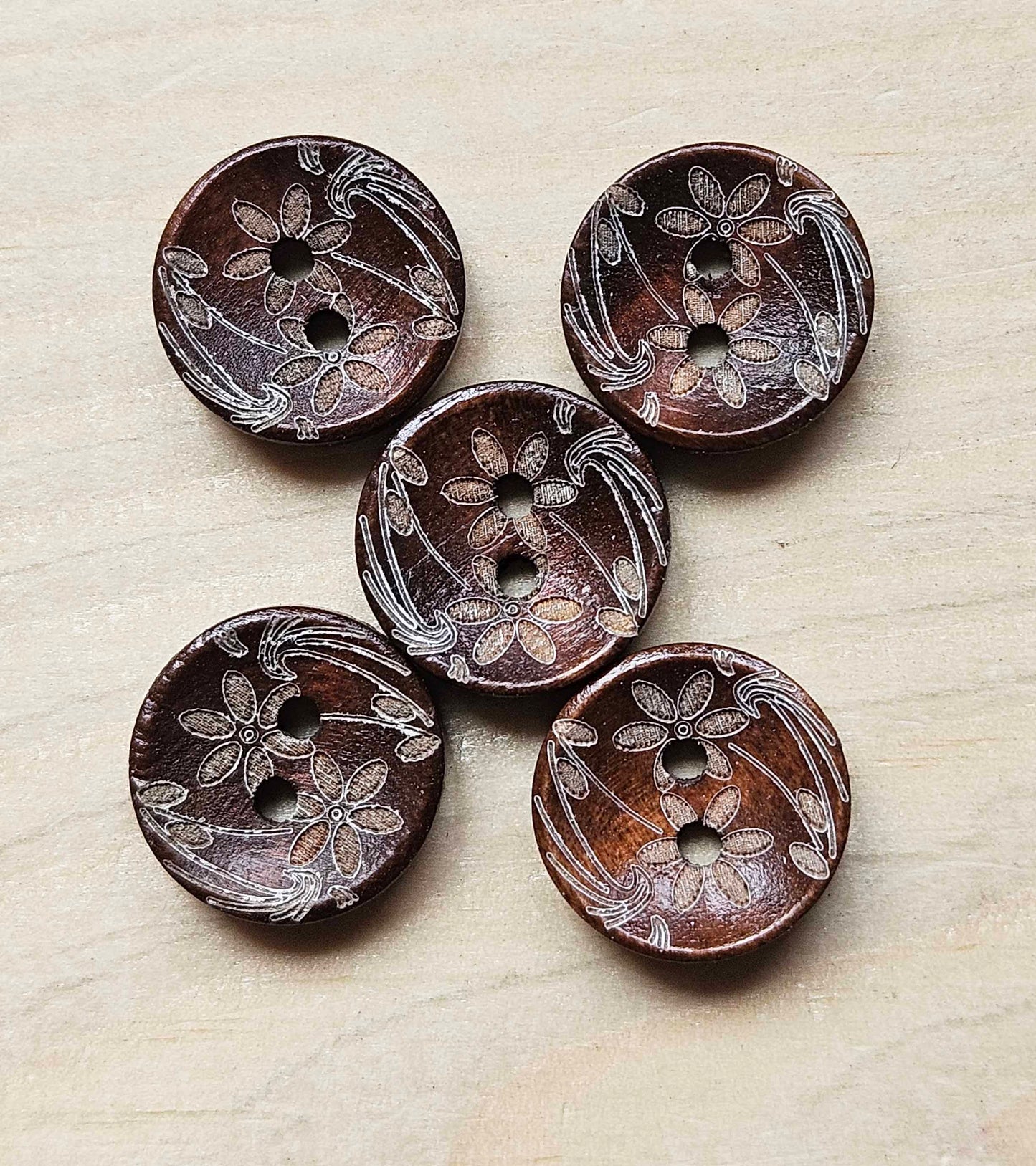 DAFFODIL / 15mm - 6 buttons / Wooden Buttons / Sewing Buttons