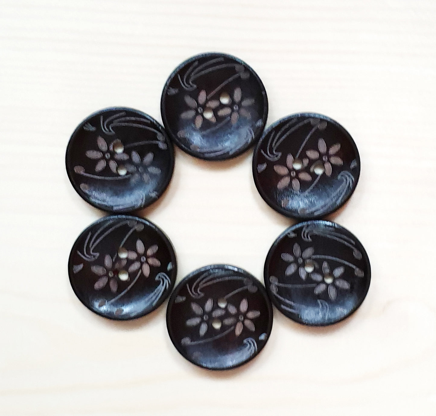 DAFFODIL / 30mm - 4 buttons / Wooden Buttons / Sewing buttons