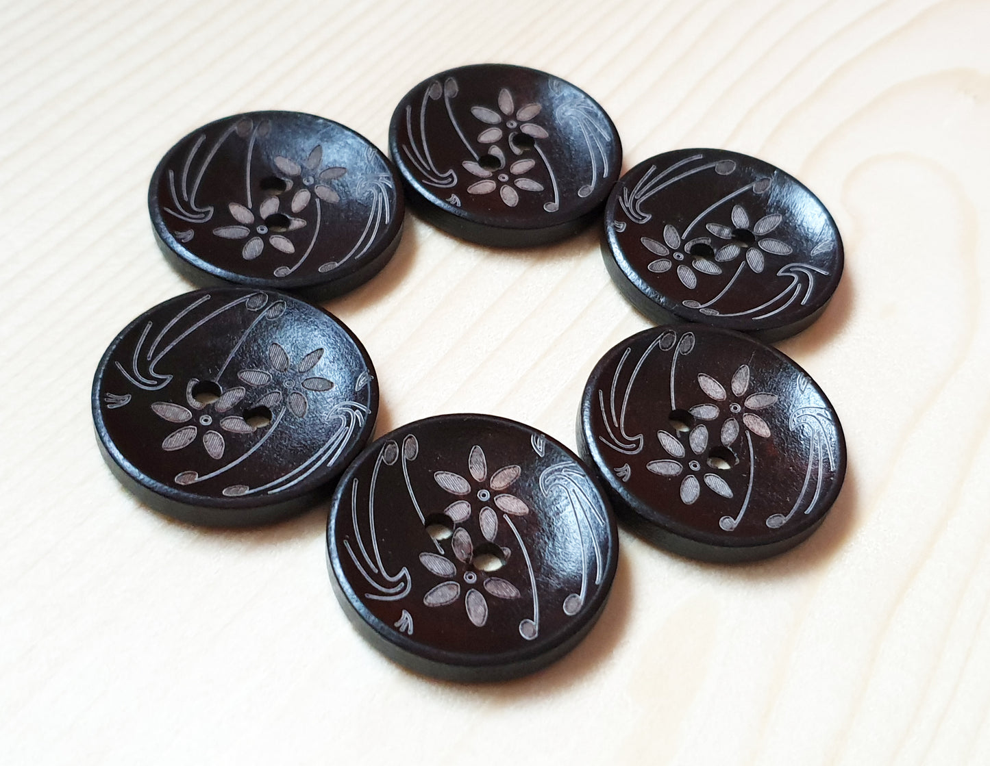 DAFFODIL / 30mm - 4 buttons / Wooden Buttons / Sewing buttons