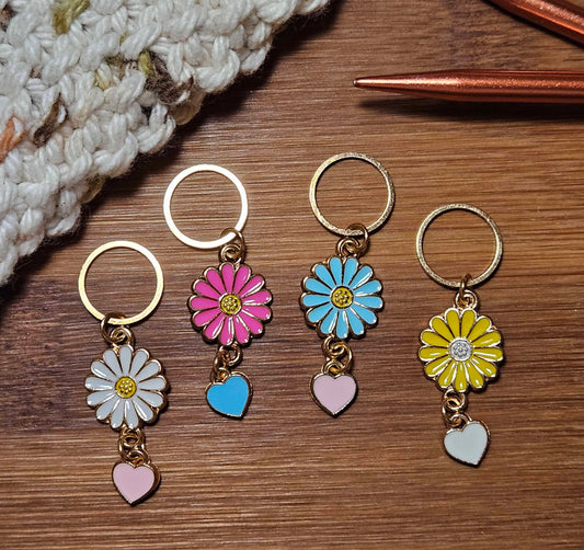 DAISIES WITH HEARTS - 4 pieces / Knitting Stitch Markers / Notions