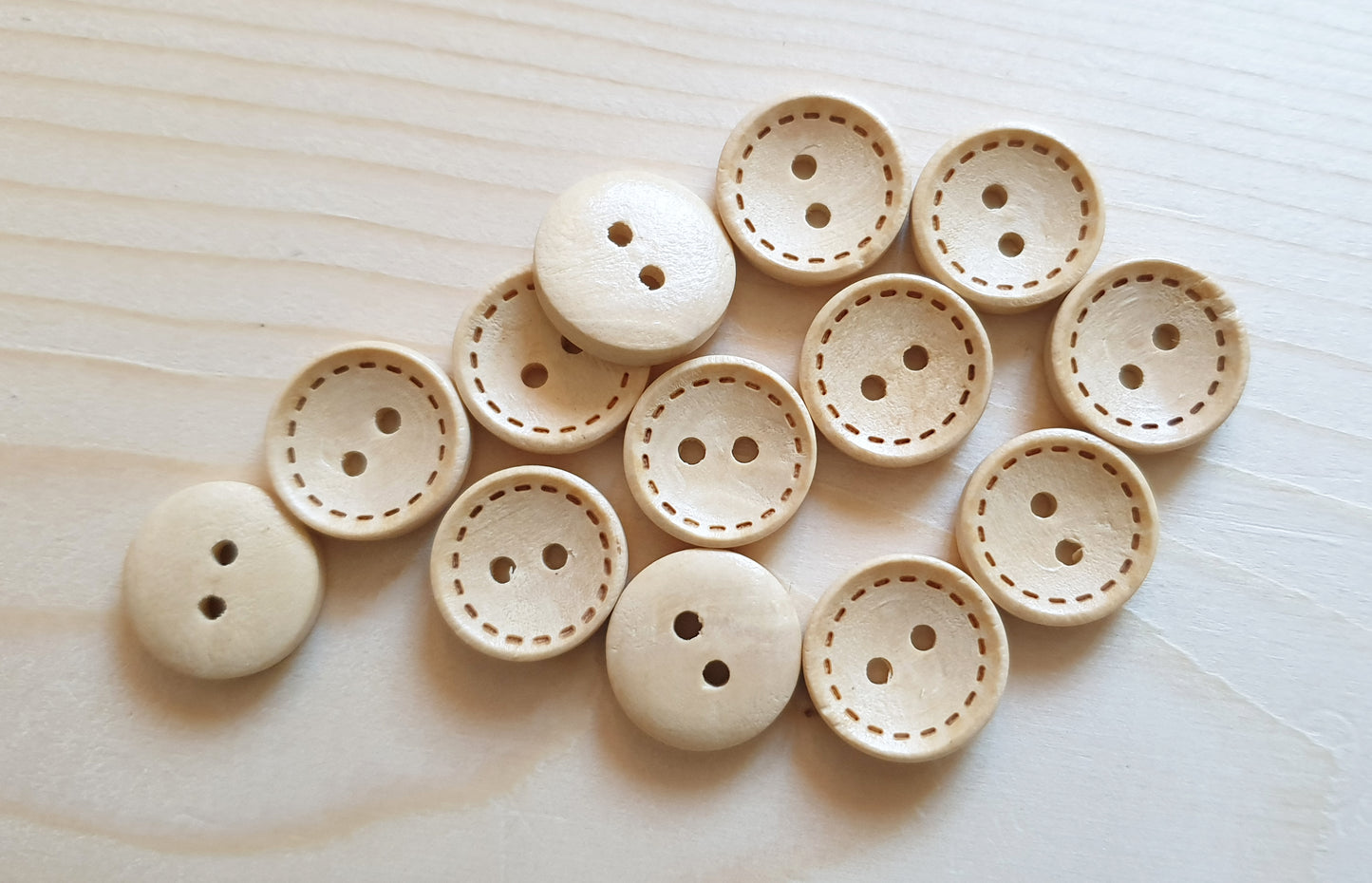 DASH 2-HOLE BEIGE OFF-WHITE / 11.5-20mm / Set of 8 buttons /  Wooden Buttons / Sewing Buttons