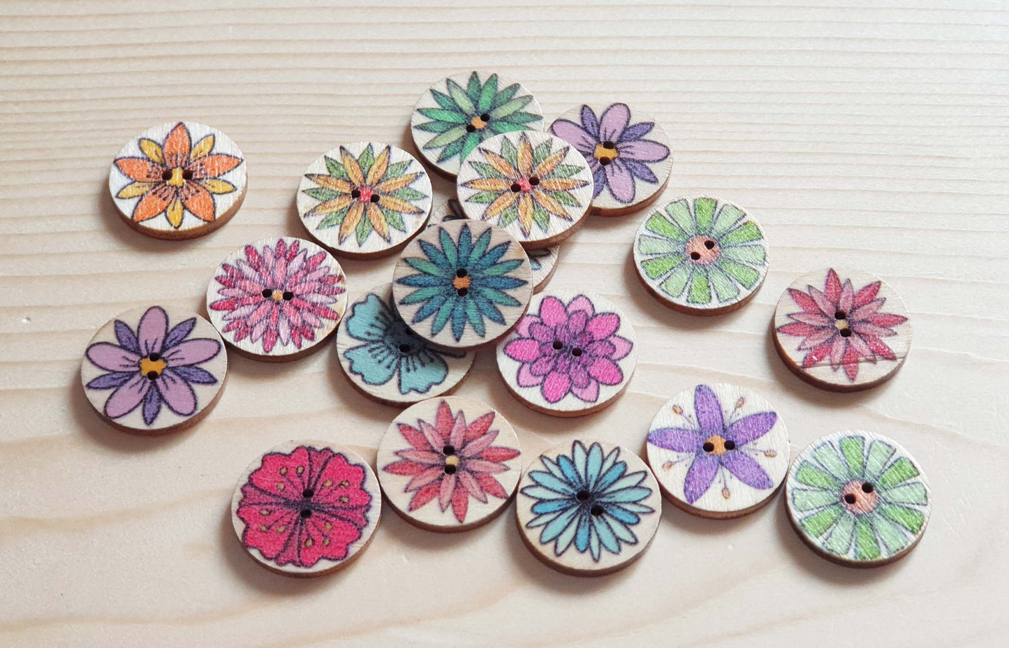 DEVONIAN GARDENS / 20-25mm / Wooden Buttons / Sewing Buttons