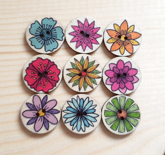 DEVONIAN GARDENS / Wooden Buttons / 20-25mm (Set of 8)