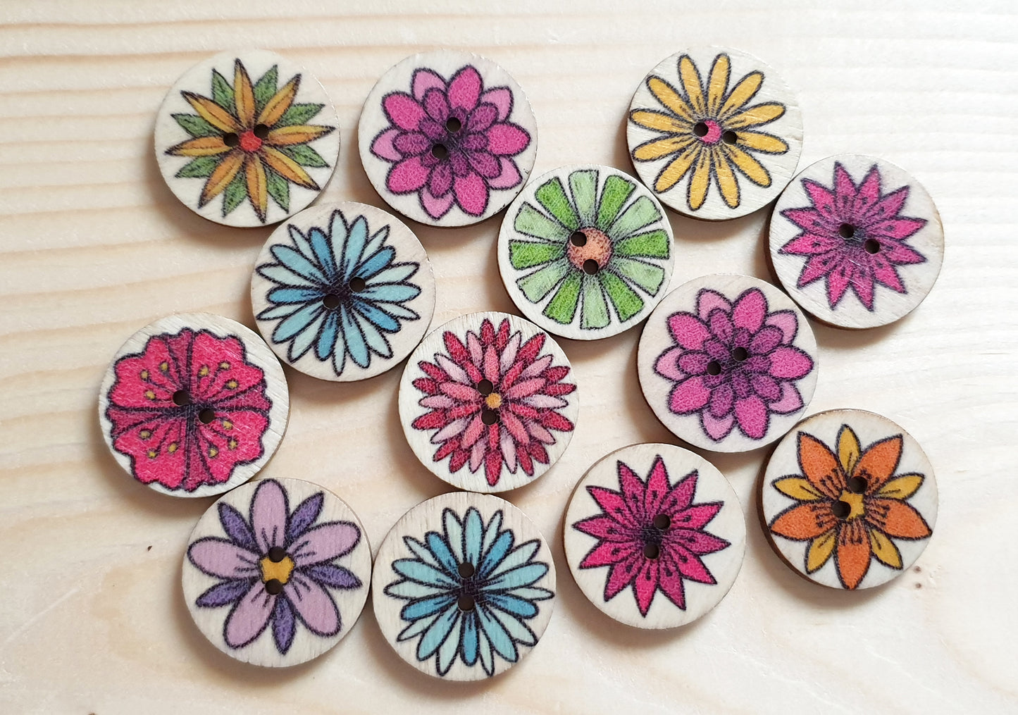 DEVONIAN GARDENS / 20-25mm / Wooden Buttons / Sewing Buttons