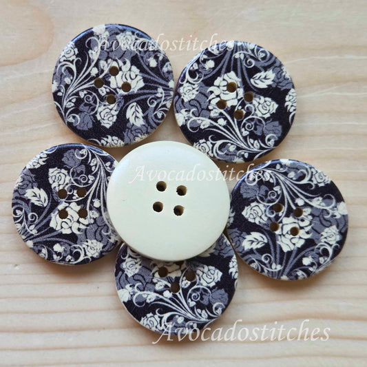 EBONY FLORA / 30mm - 4 buttons / Wooden Buttons / Sewing Buttons