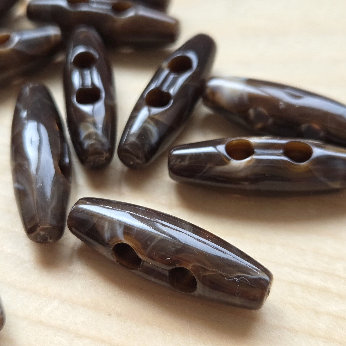 ESPRESSO SWIRL / Resin Toggle Buttons / 31mm / Set of 6