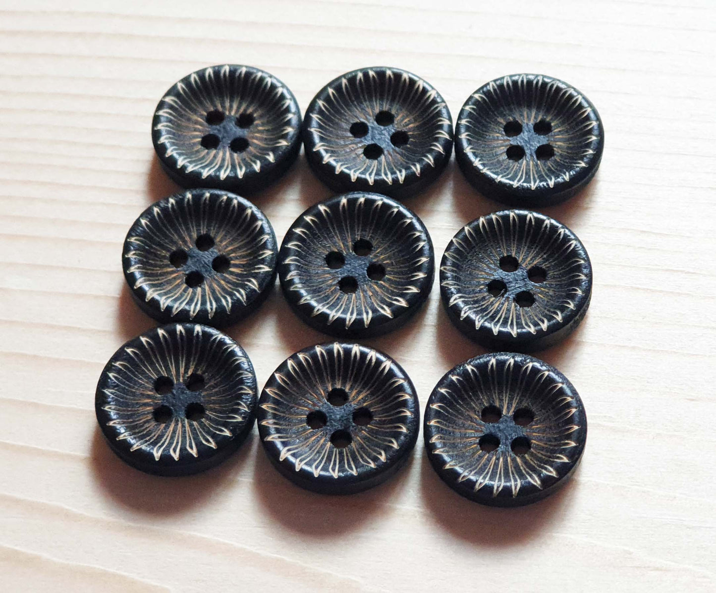 FIREWORK FLOWER / 15mm / Wooden Buttons / Sewing Buttons