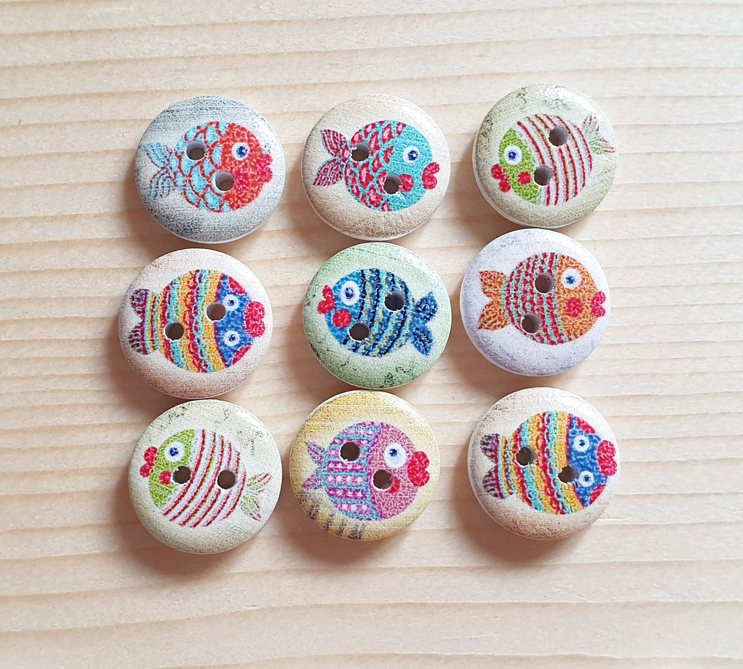 FISH ART / 15mm / Wooden Buttons / Sewing Buttons