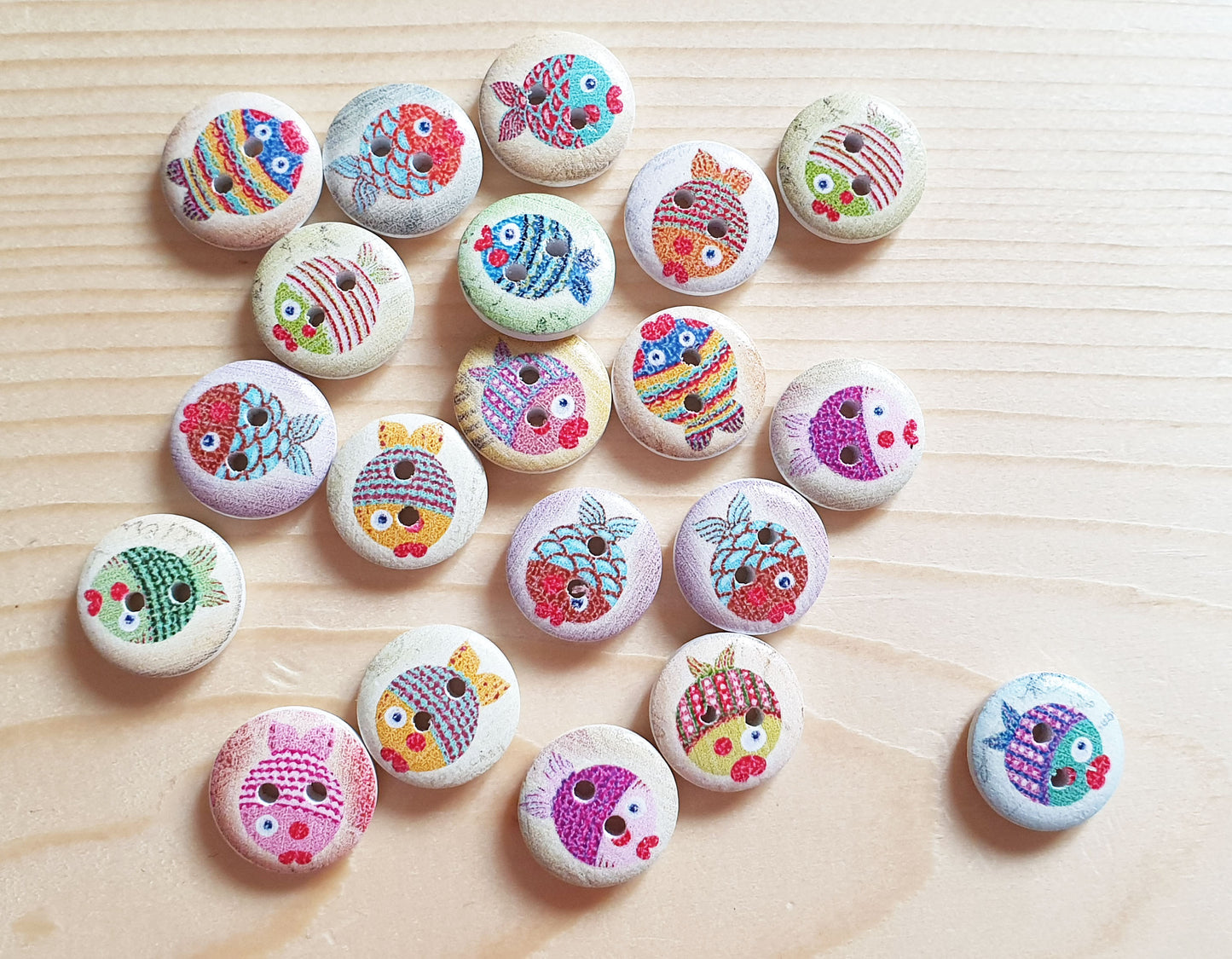 FISH ART / 15mm / Wooden Buttons / Sewing Buttons