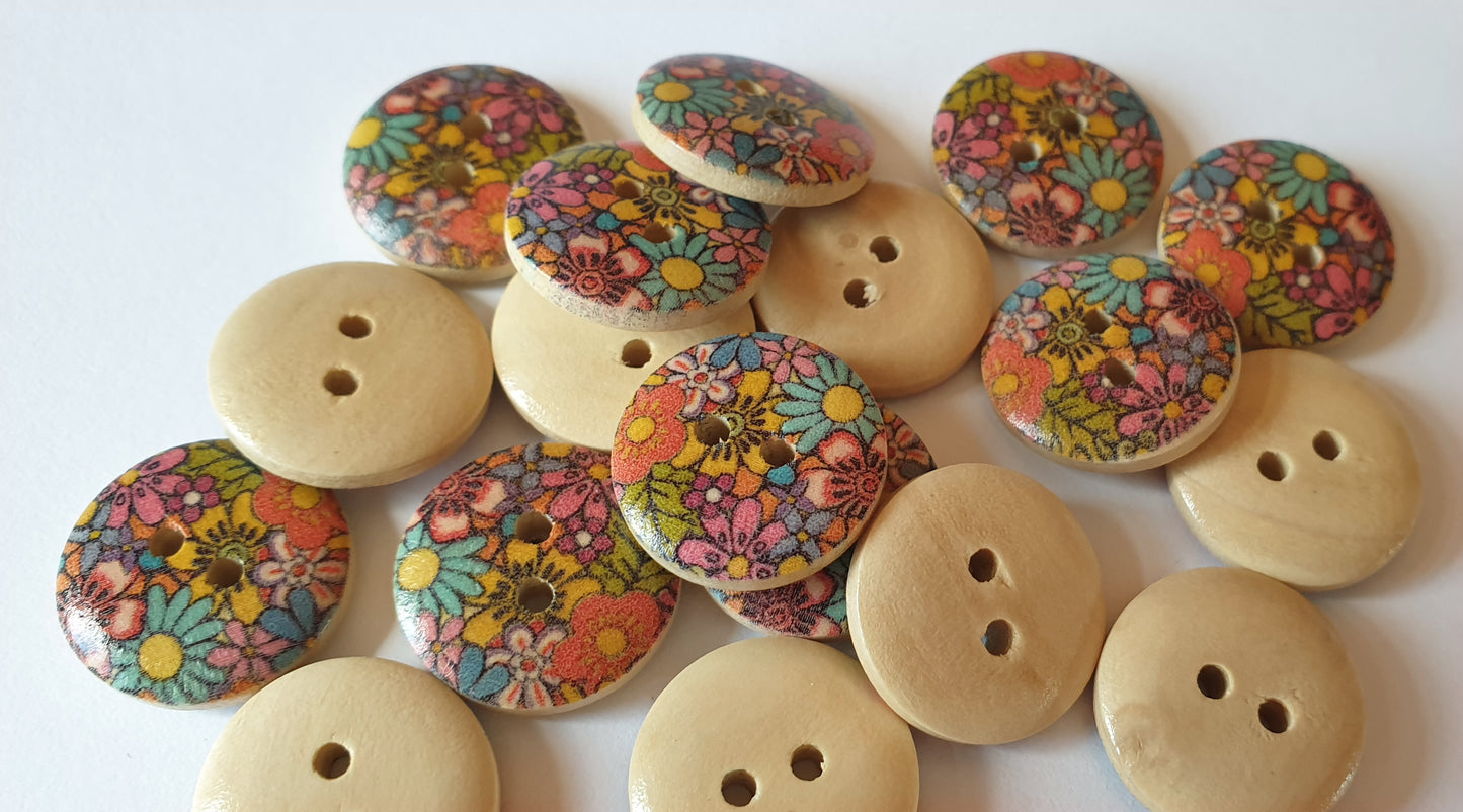 FLOWER GARDEN / 18mm / Set of 6 buttons / Wooden Buttons / Sewing Buttons