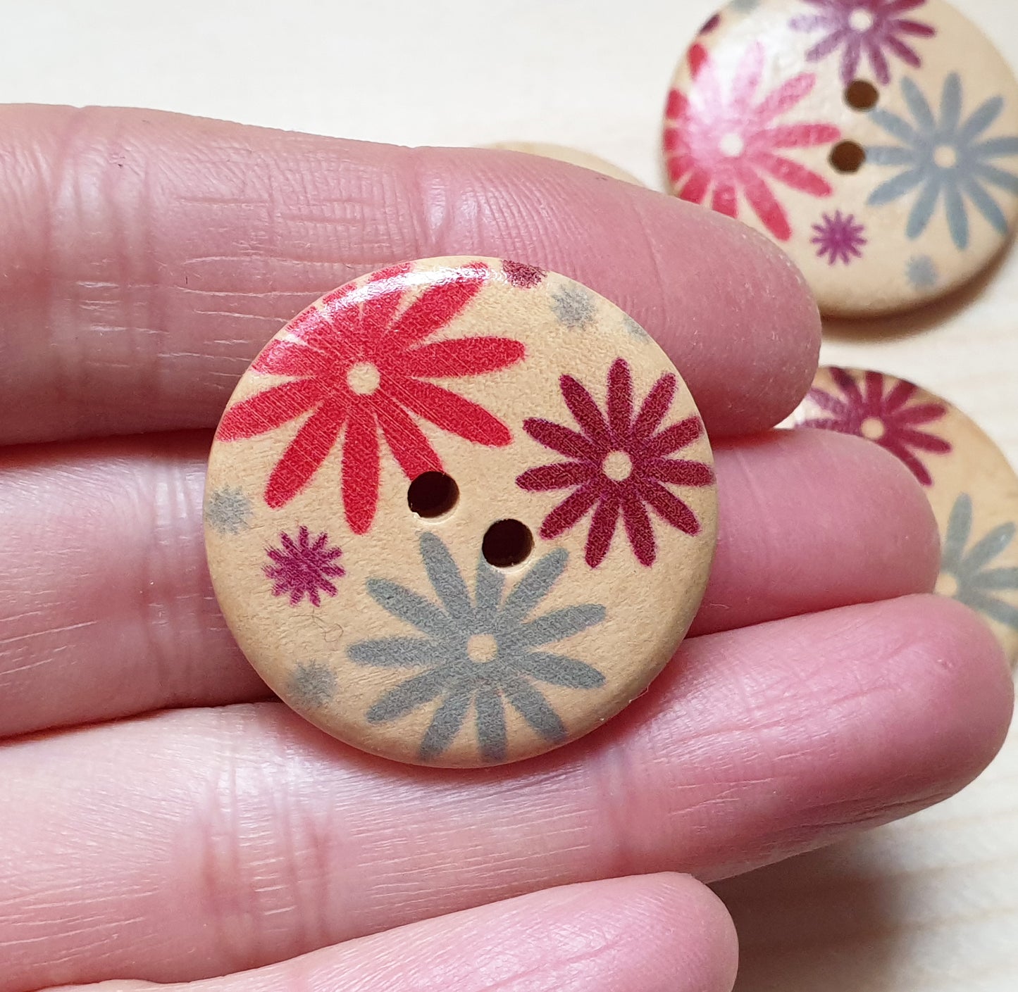 FLOWERWORKS - RED / 30mm / Set of 5 buttons / Wooden Buttons / Sewing Buttons