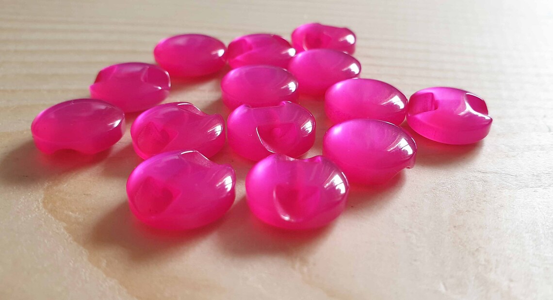 FUCHSIA PINK SHANK RESIN / 12mm - 8 buttons / Resin Buttons / Sewing Buttons