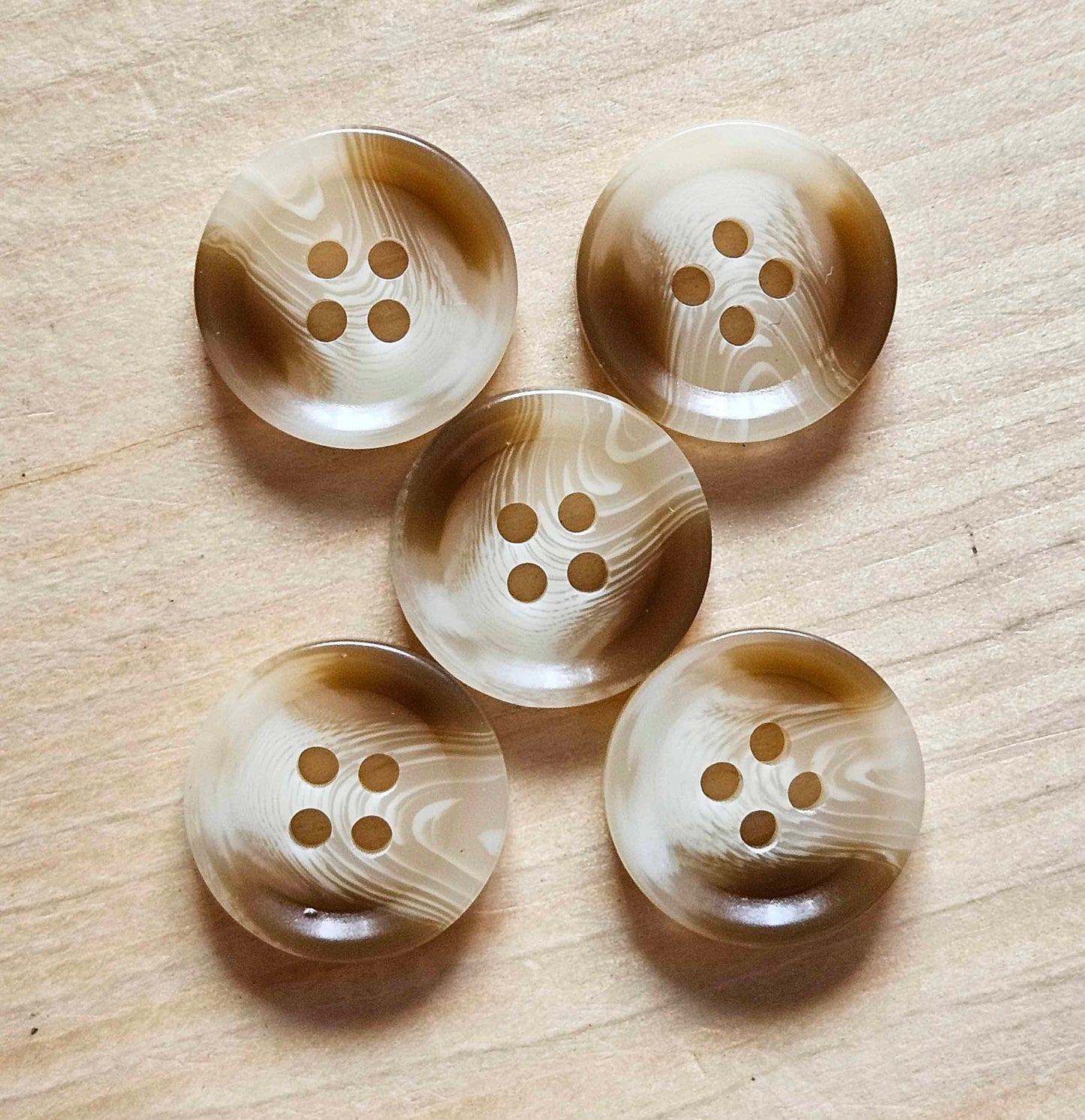 FLAT WHITE  / 15-25 mm / Resin Buttons / Sewing Buttons