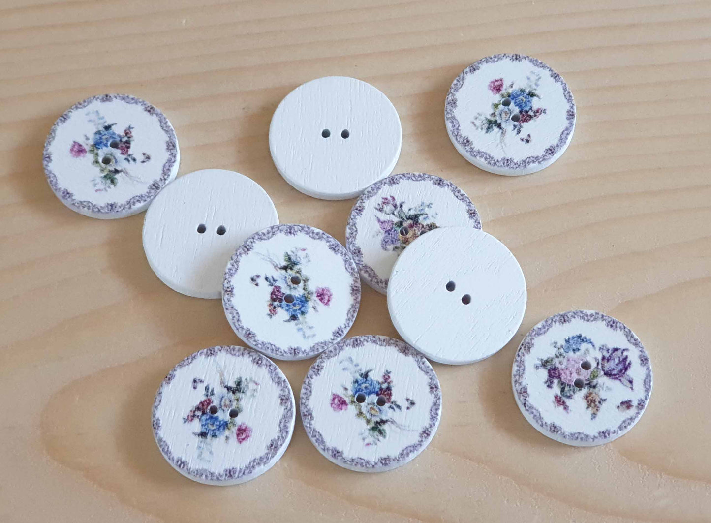 FLOWER PAINTING / 20-25mm / Wooden Buttons / Sewing Buttons