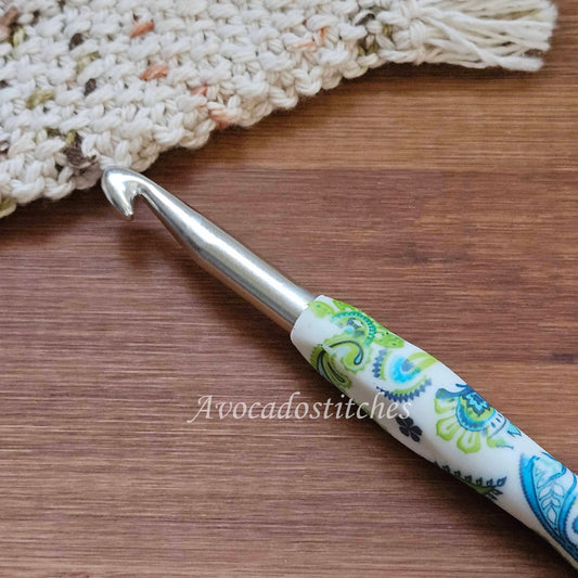 GREEN MAORI ART Crochet Hook / 15.5cm/6.25" / Aluminum Crochet Hook