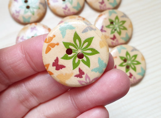 GREEN STARFLOWER / 30mm / Set of 7 buttons / Wooden Buttons / Sewing Buttons