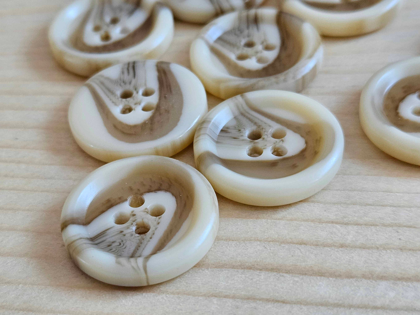 GLACIER / 20-30mm / Resin Buttons / Sewing Buttons