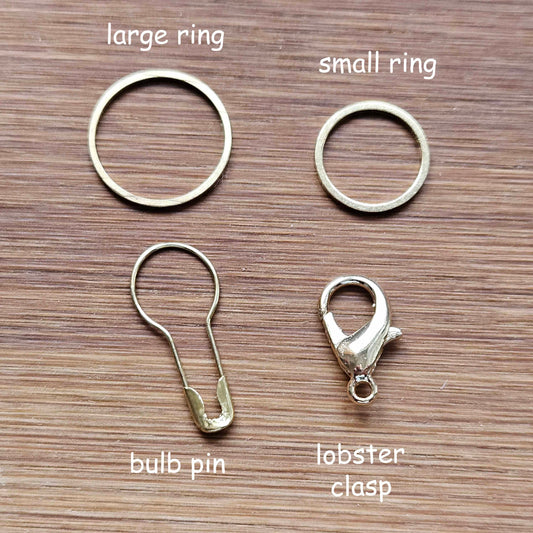 MAPLE LEAVES - 4 pieces / Knitting Crochet Stitch Markers / Notions