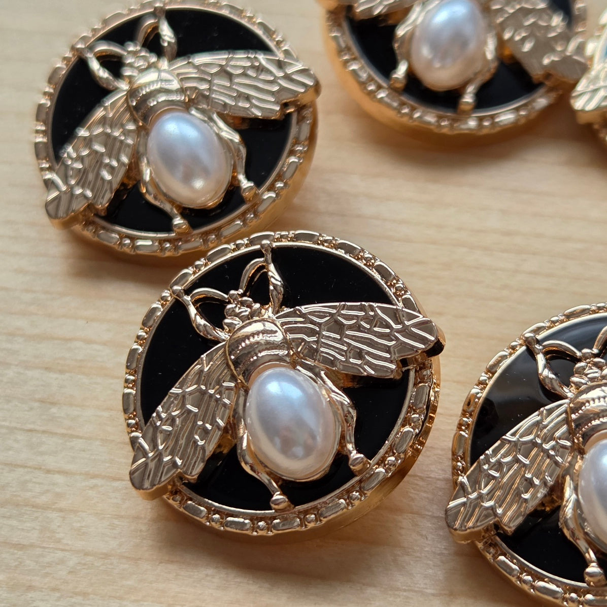 GOLDEN HIVE NOIR / Metal Shank Buttons with Imitation Pearls / 23mm (Set of 2)