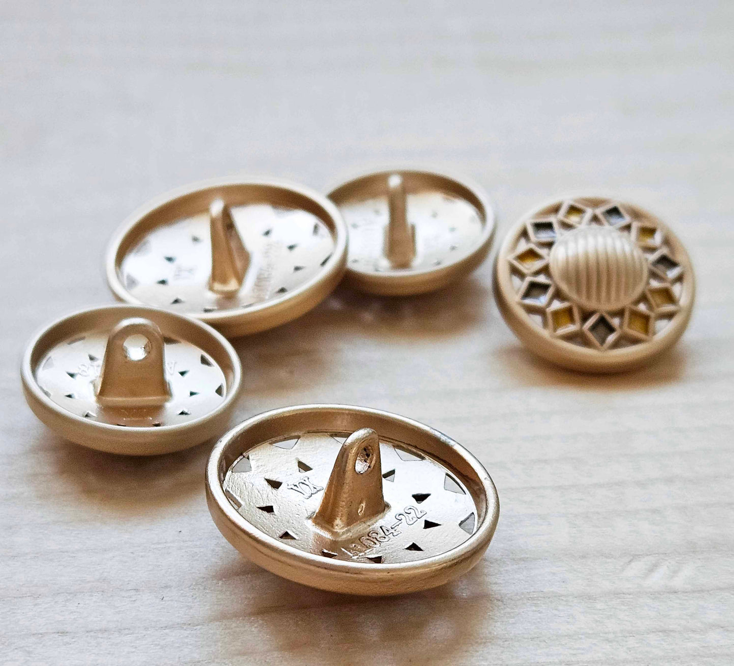 GOLDEN MANDALA SHANK / 18mm, 22mm - 2 buttons / Metal Alloy Shank Buttons / Sewing Buttons