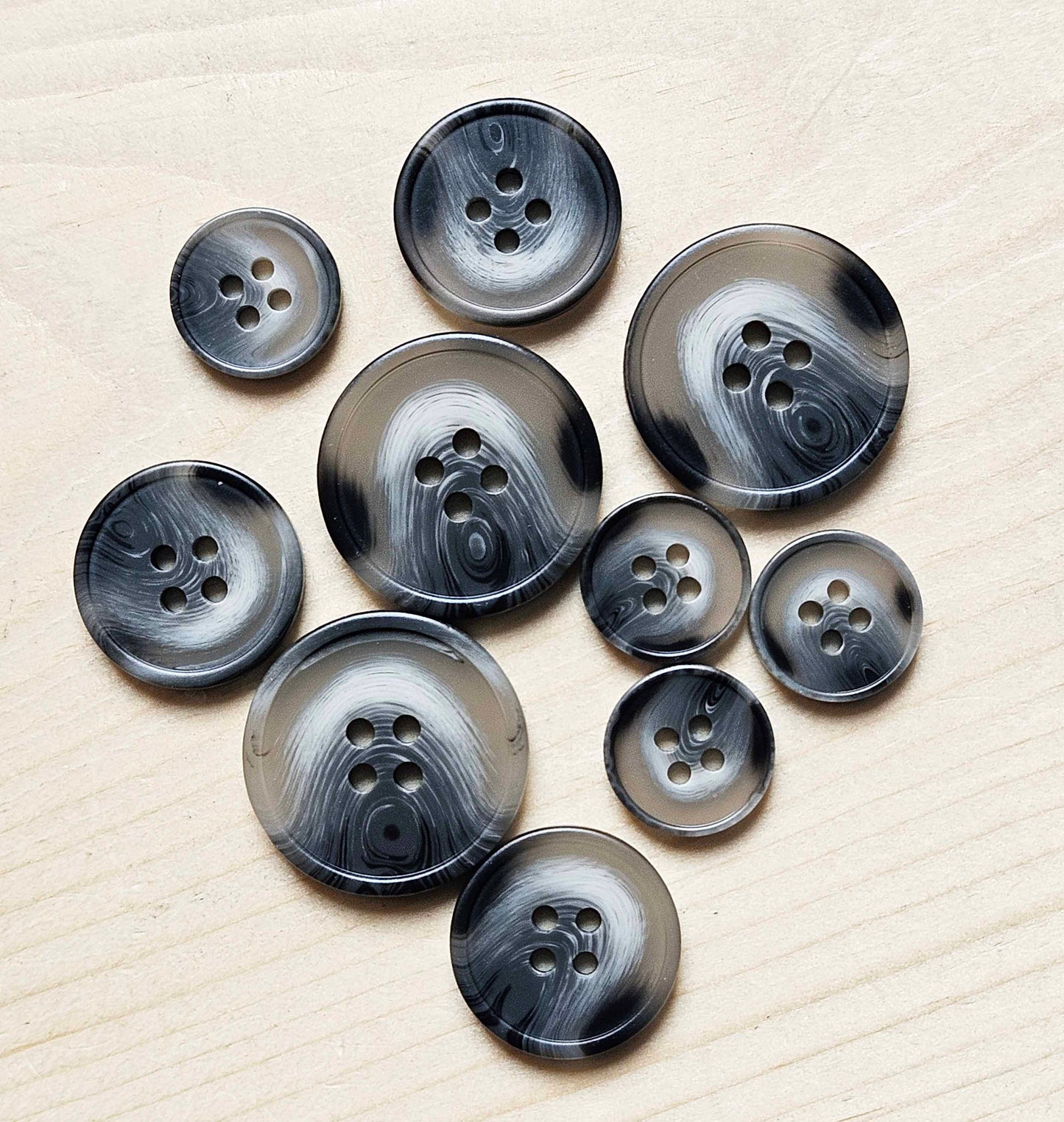 RESIN GREY TORTOISE SHELL / 15-25mm / Resin Buttons / Sewing Buttons