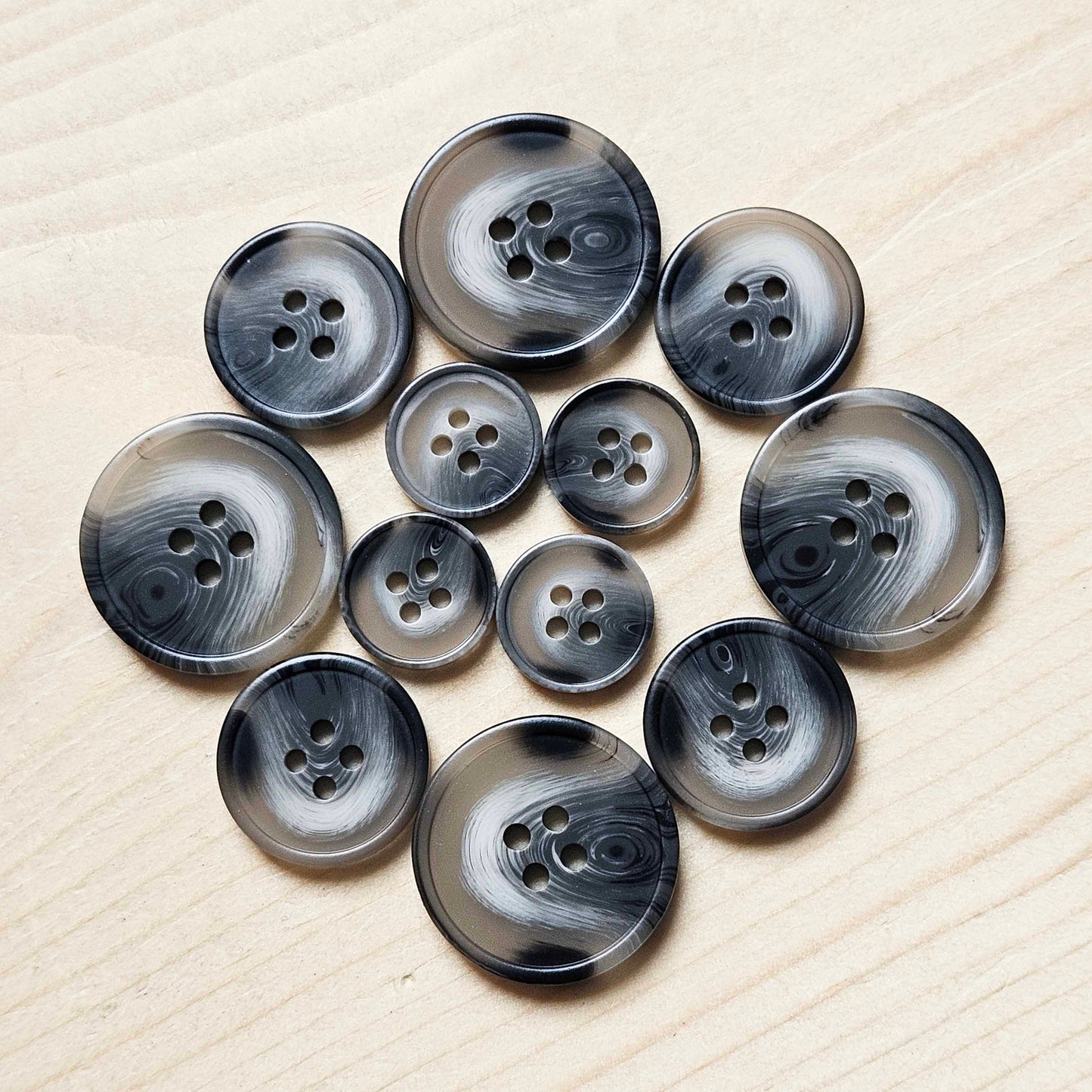 RESIN GREY TORTOISE SHELL / 15-25mm / Resin Buttons / Sewing Buttons