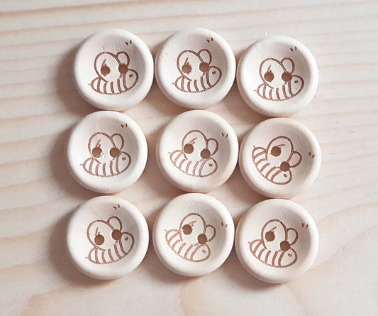 AvoDesigns HONEY BEE / Unvarnished 2-Hole Wooden Buttons / 15mm 20mm (Set of 6)