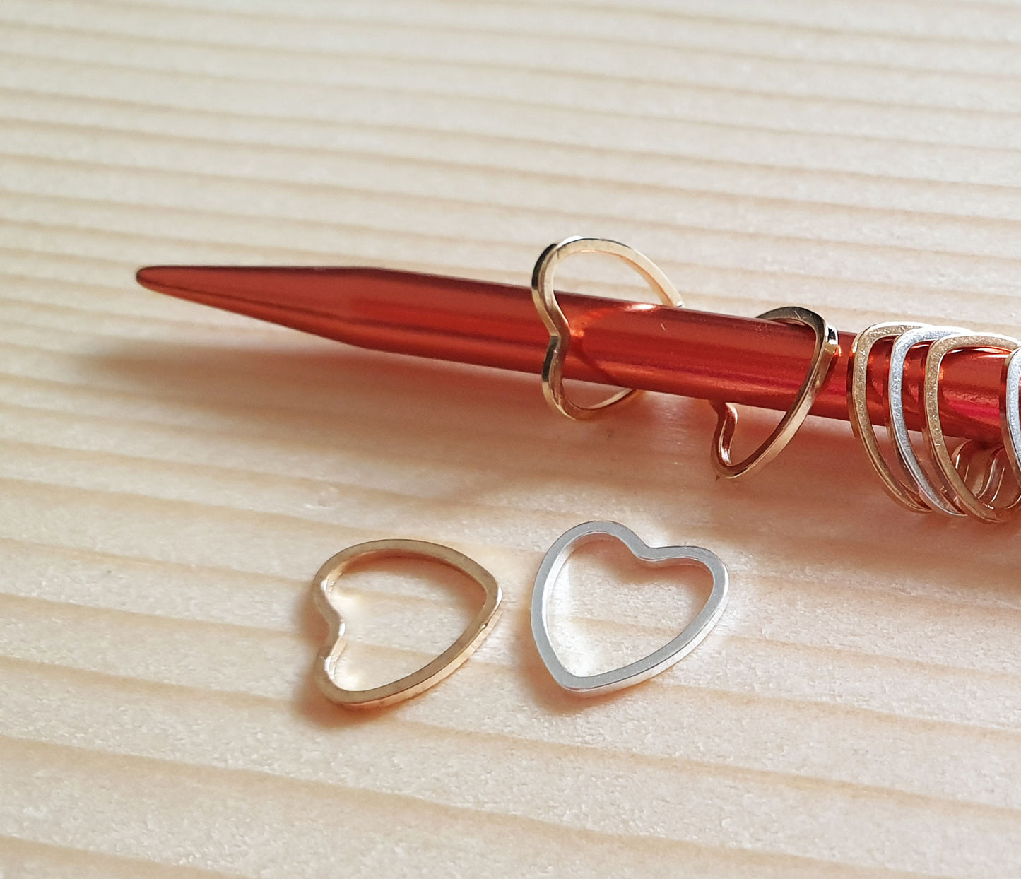 HEART STITCH MARKERS / 10*10mm / Small Heart Stitch Markers / Crochet Knitting Stitch Markers / Notions